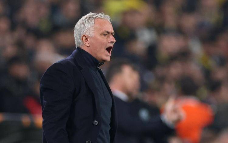 欧博- 费内巴切训练课后造点机会；志在英超名次提升；更衣室稳定；临场指挥获称赞